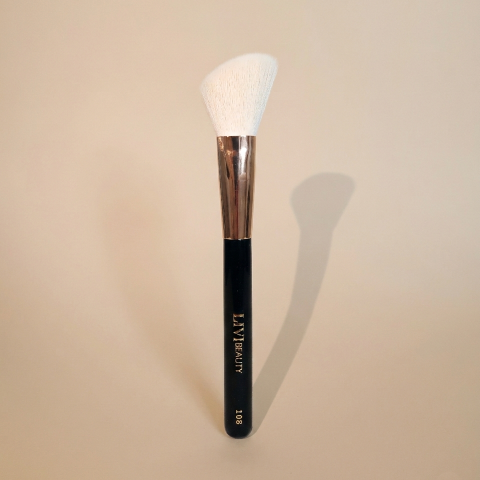 108 ANGLED BLUSH BRUSH