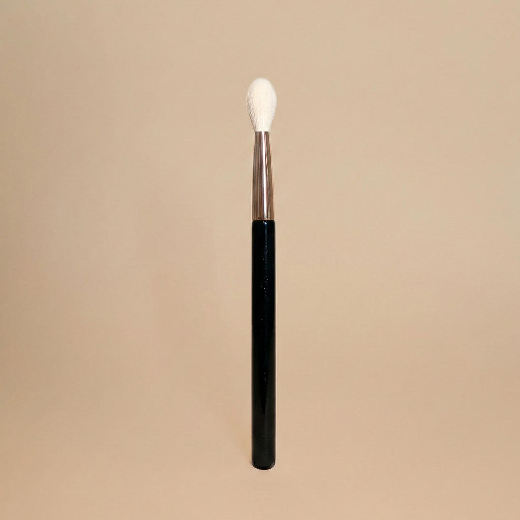 111 THE MULTITASKER BRUSH