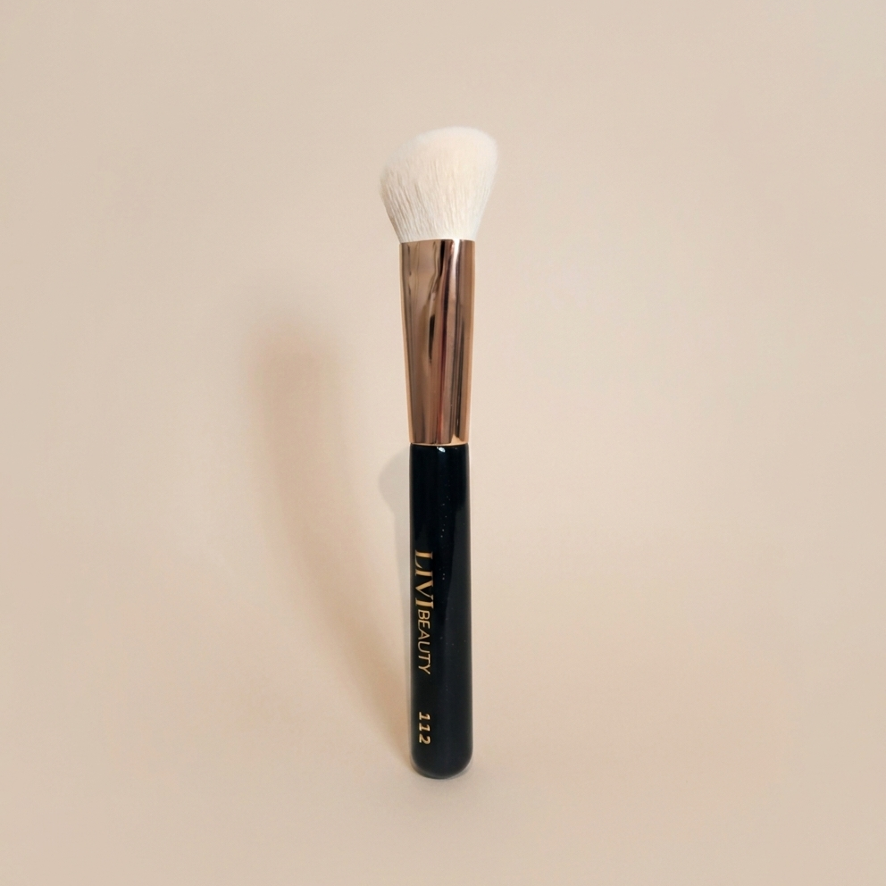 112 ANGLED COMPLEXION BRUSH