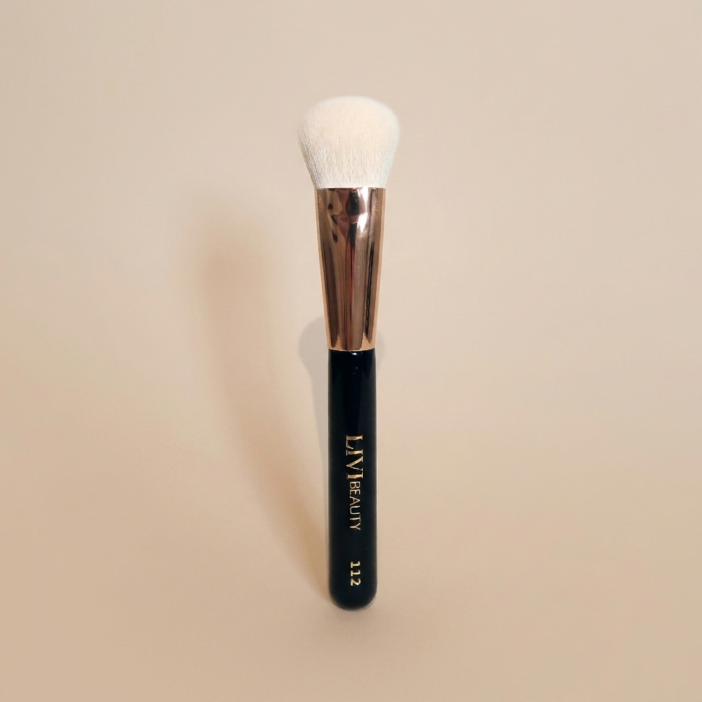 112 ANGLED COMPLEXION BRUSH