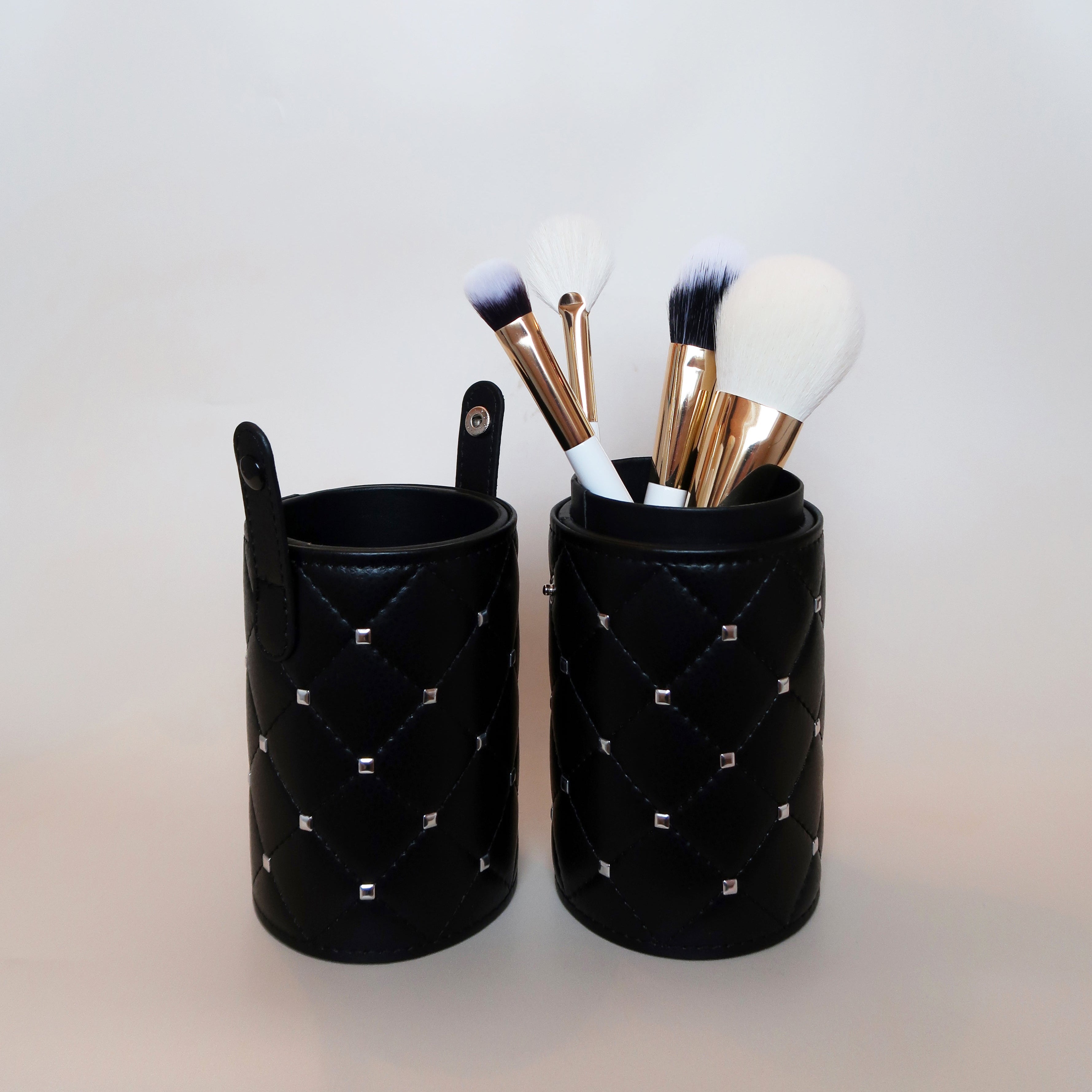 BLACK BRUSH HOLDER - LIVI BEAUTY