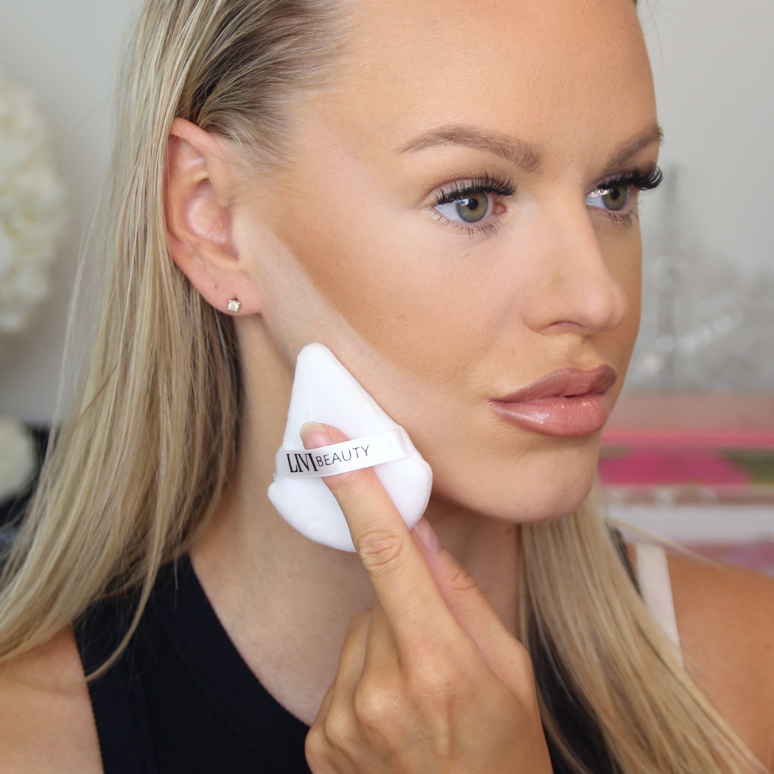 SET AND FORGET POWDER - LIVI BEAUTY