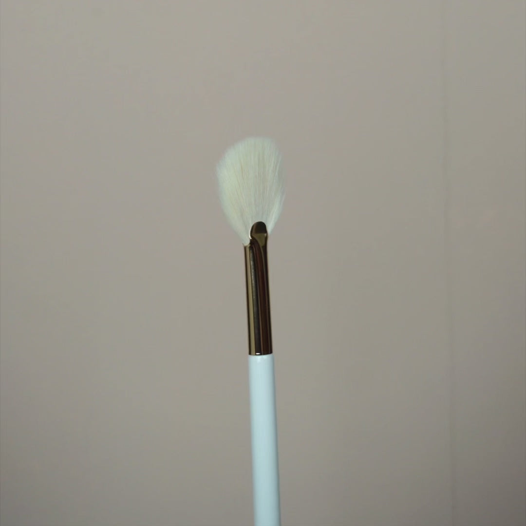 <tc>MAKE ME GLOW BRUSH</tc>