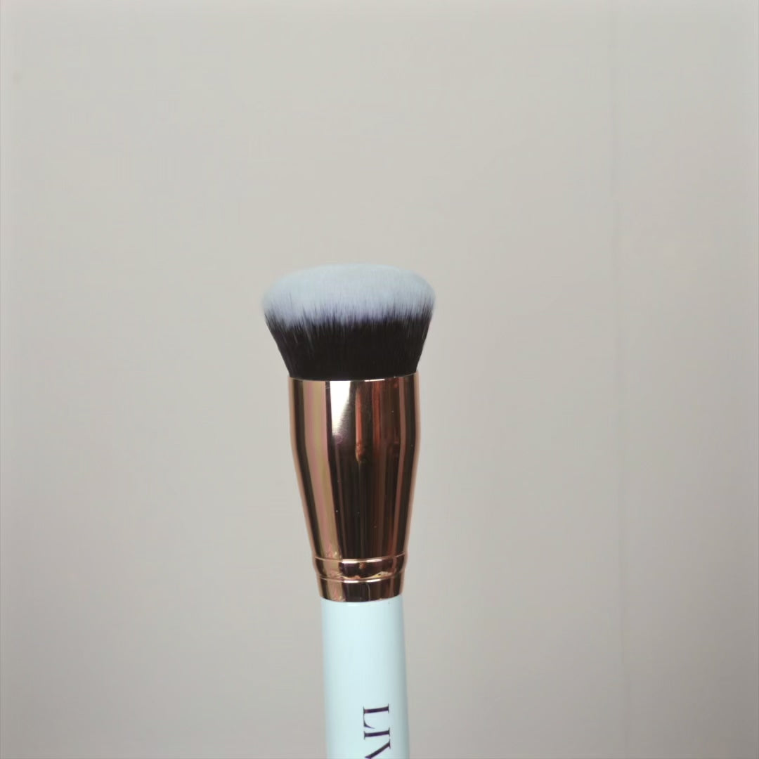 <tc>101 FOUNDATION BRUSH</tc>