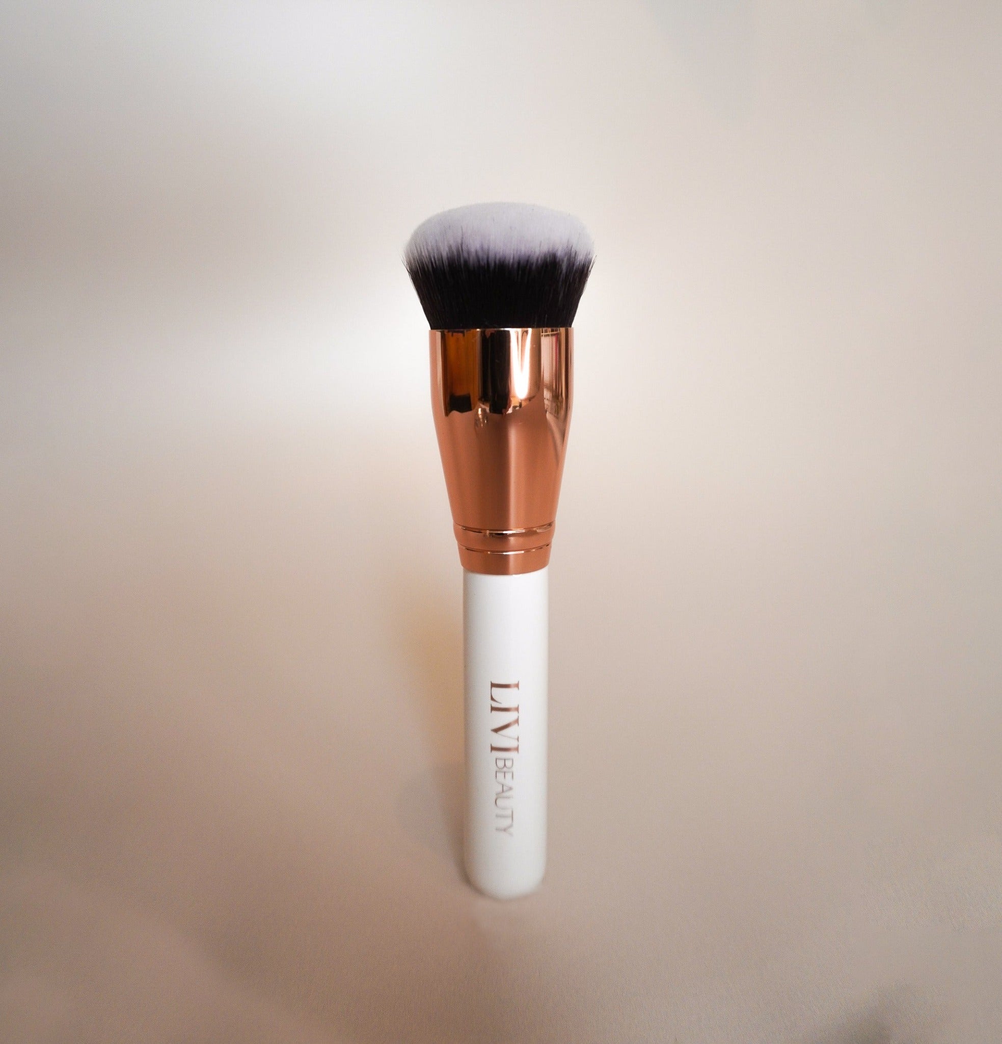 101 FOUNDATION BRUSH - LIVI BEAUTY