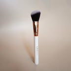 ANGLED BRONZER BRUSH - LIVI BEAUTY