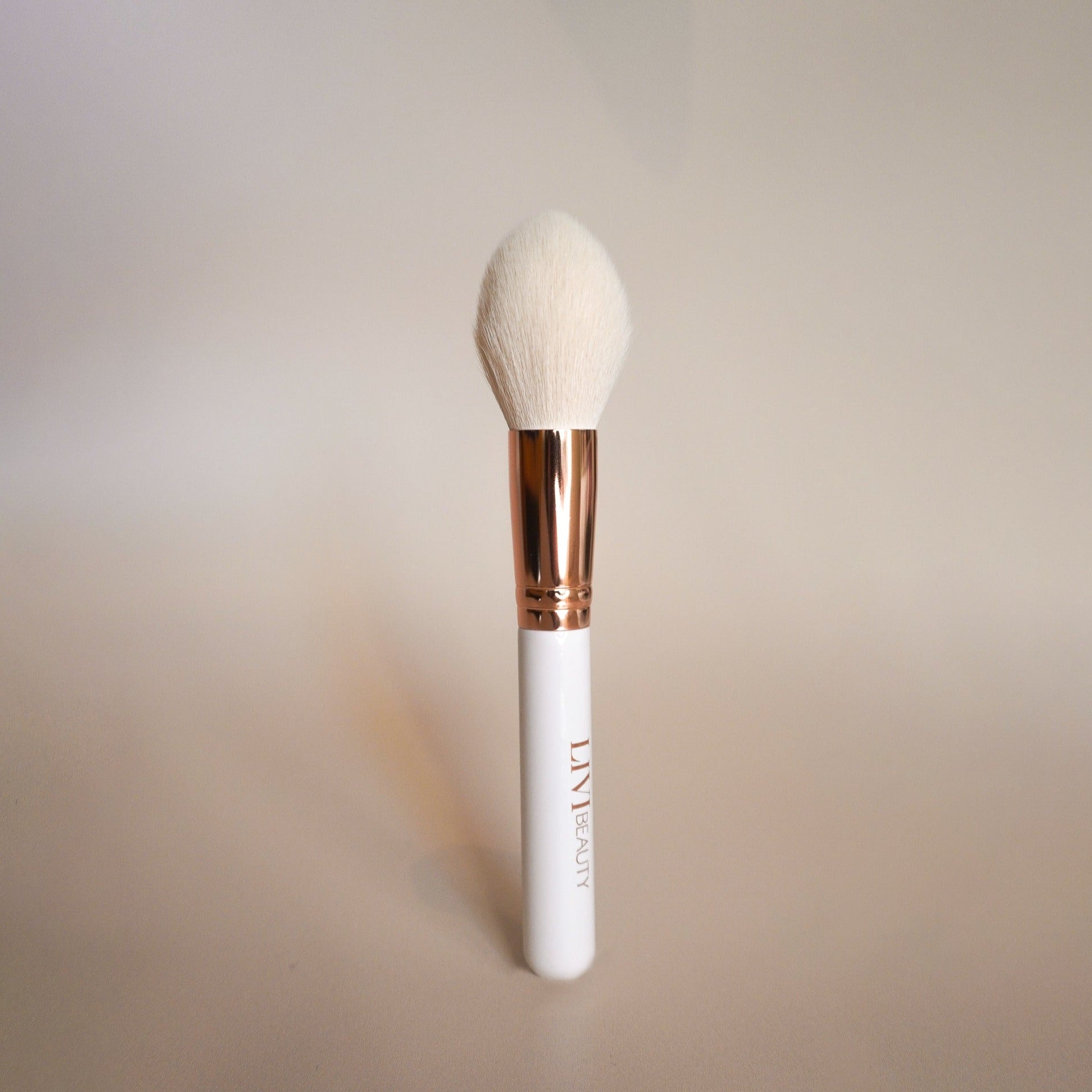 BLUSHIN' BLUSH BRUSH - LIVI BEAUTY