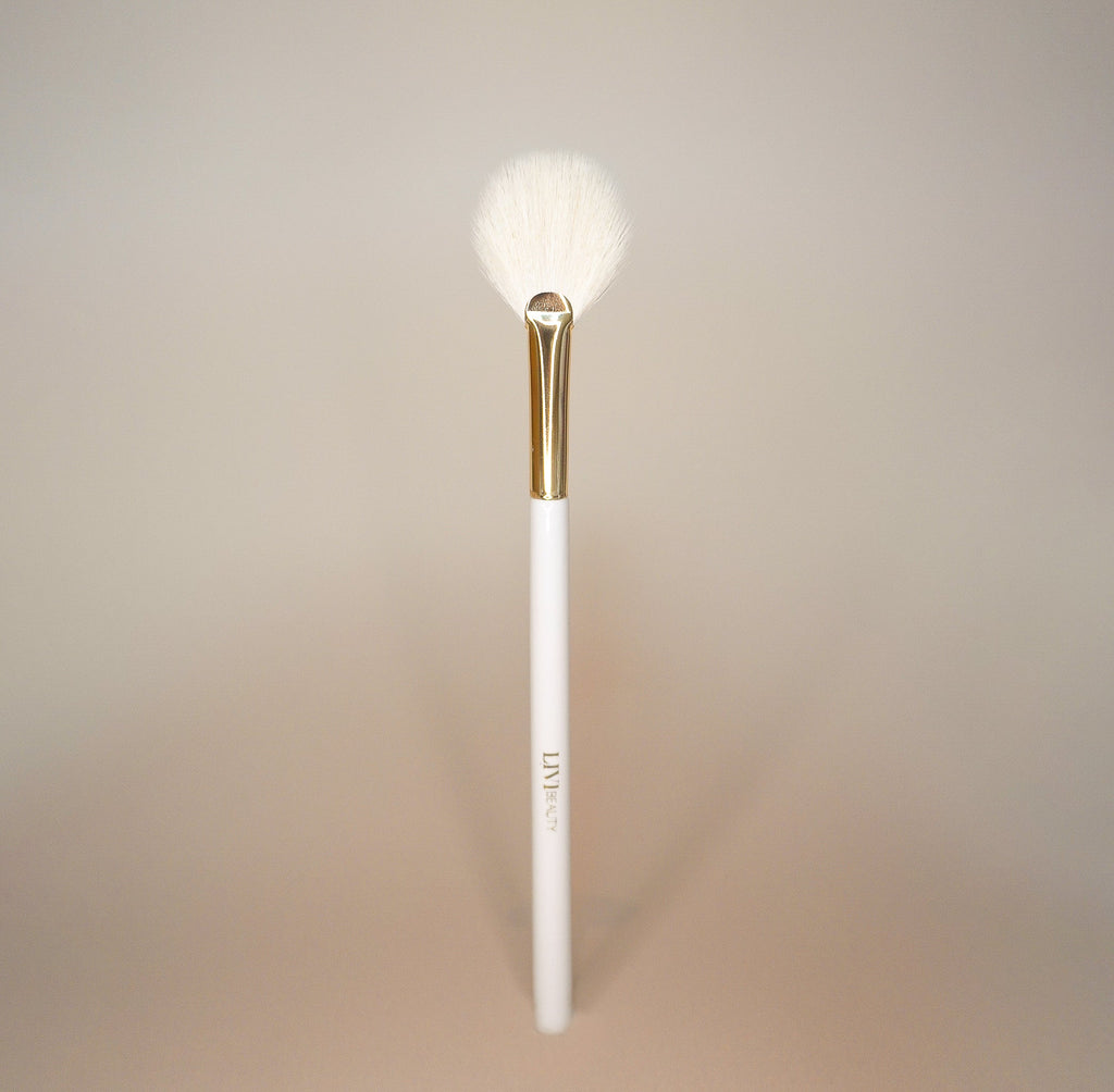MAKE ME GLOW BRUSH - LIVI BEAUTY