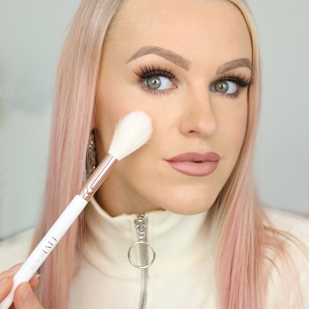 HIGHLIGHT YOUR LIFE BRUSH Makeup Brushes LIVI BEAUTY  sminkekoster