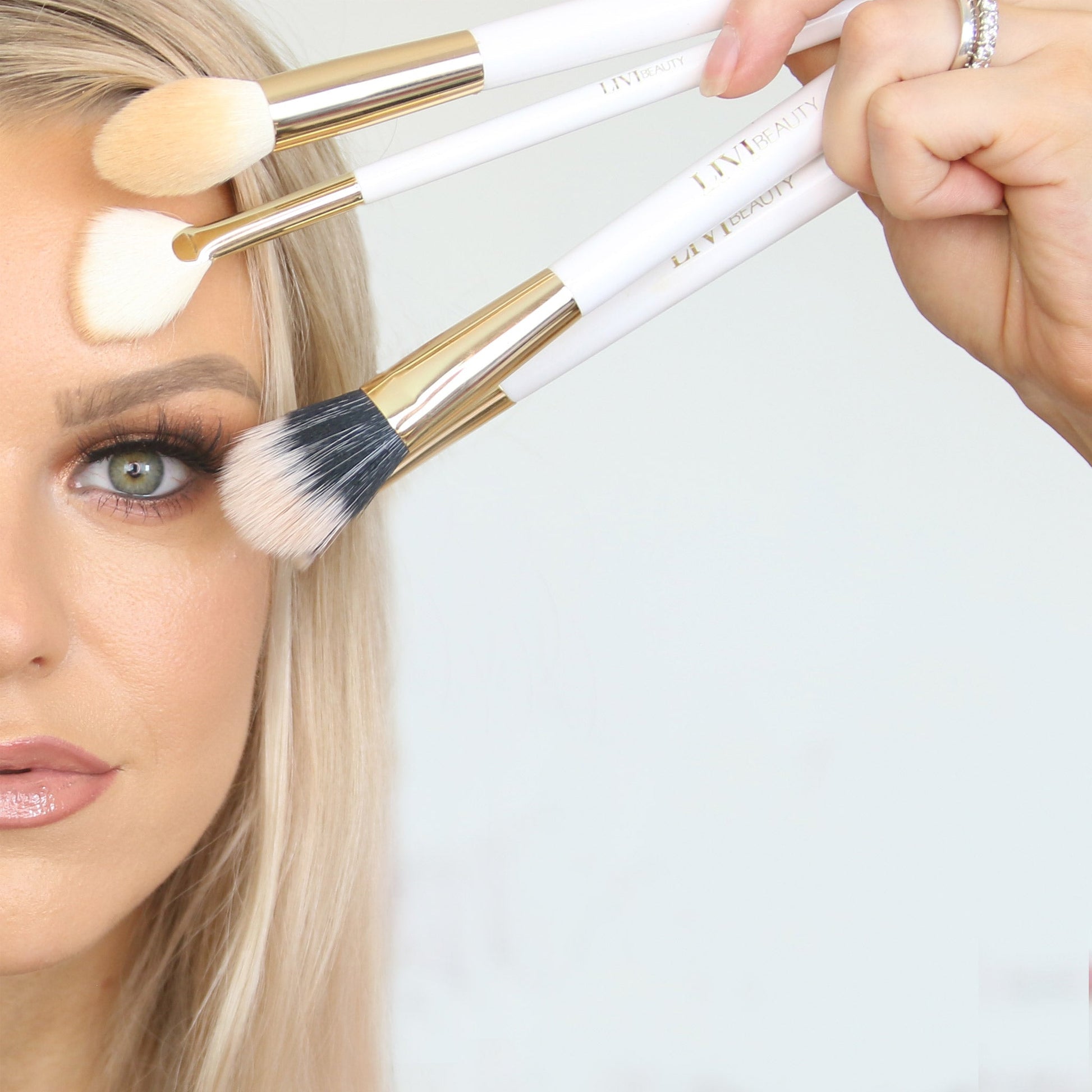 SET IT BRUSH Makeup Brushes LIVI BEAUTY 