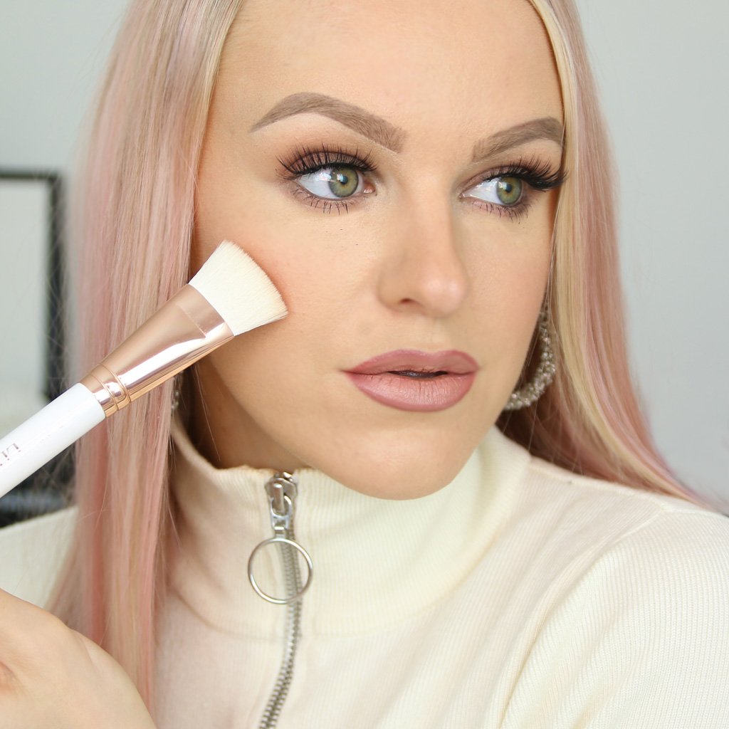 SNATCHED CONTOUR BRUSH Makeup Brushes LIVI BEAUTY  sminkekoster